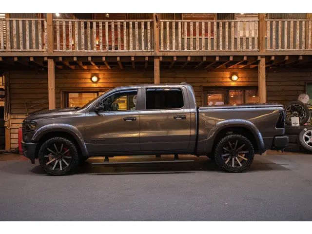 Dodge Ram 1500 5.7 V8 Limited 2024 LPG/Gas 8