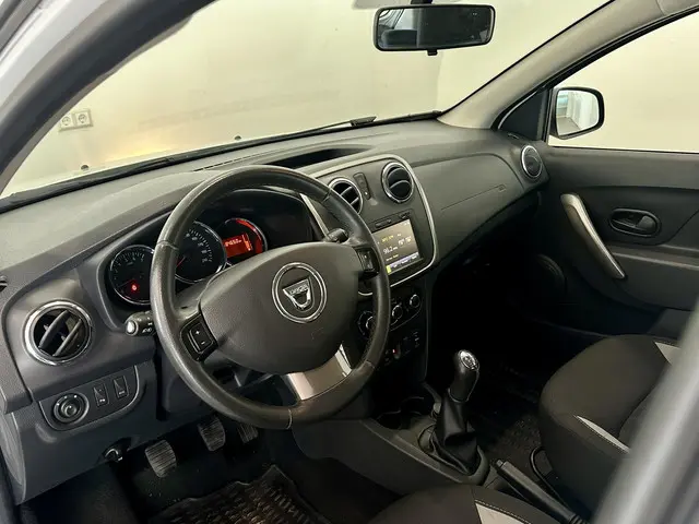 Dacia Sandero Stepway 0.9 TCe 90 Lauréate 2015 Benzine 7