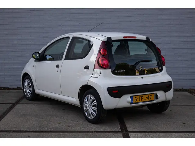 Peugeot 107 1.0 Facelift Airco 2014 Benzine 11