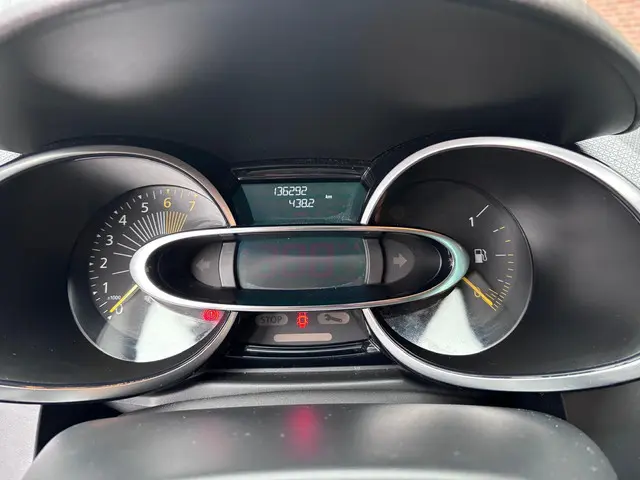 Renault Clio 0.9 TCe ECO Night&Day 2015 Benzine 23