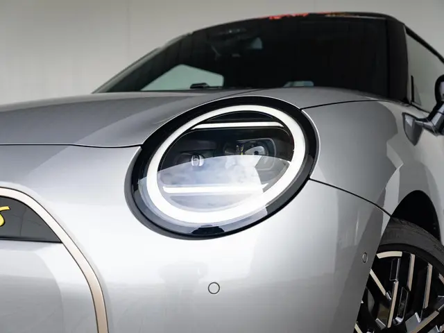 MINI Electric 3-deurs SE 2025 Elektrisch 13