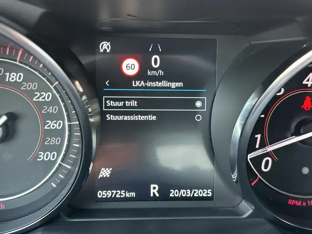 Jaguar F-Type P300 RWD R-Dynamic 2020 Benzine 47