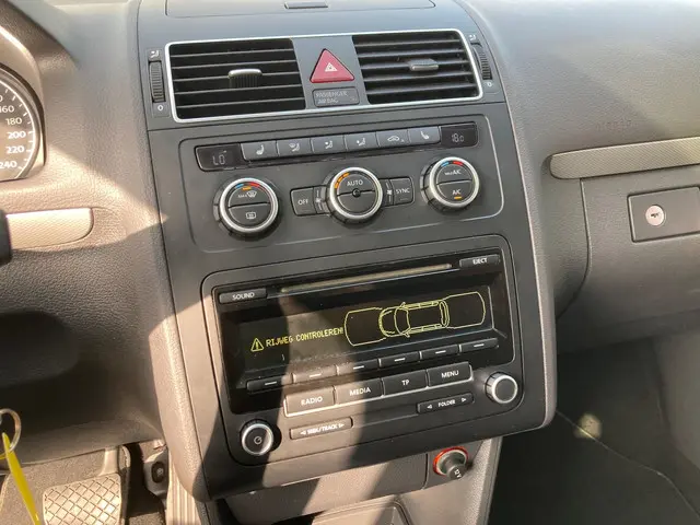 Volkswagen Touran 1.4 TSI Comfortline 2013 Benzine 15