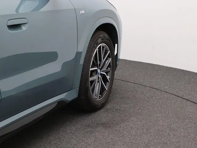 BMW X1 xDrive25e 2024 Hybride Benzine 40