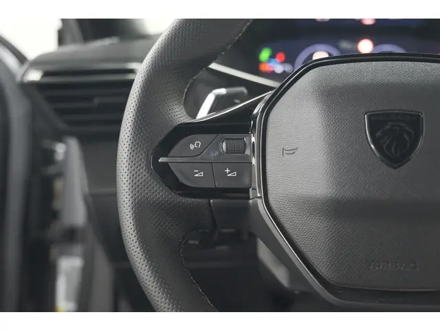 Peugeot 2008 PureTech 130 EAT8 GT 2024 Benzine 34