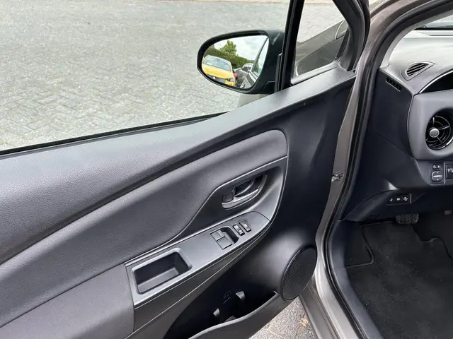 Toyota Yaris 1.5 VVT-i Executive 2019 Benzine 12