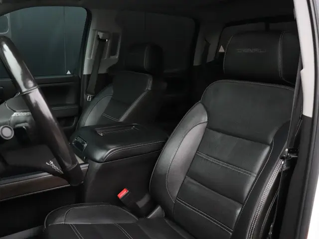 GMC Sierra DENALI 6.2 L V8 2019 LPG/Gas 10