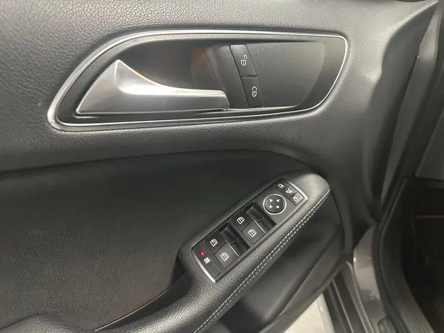 Mercedes-Benz B-Klasse 180 Prestige 2016 Benzine 21