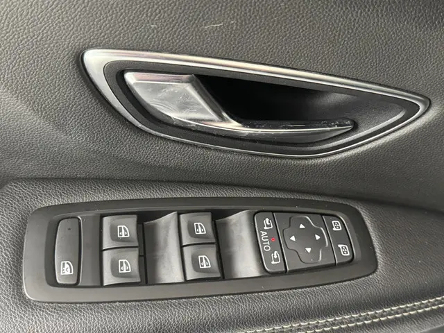 Renault Scénic 1.3 TCe Bose 2018 Benzine 18