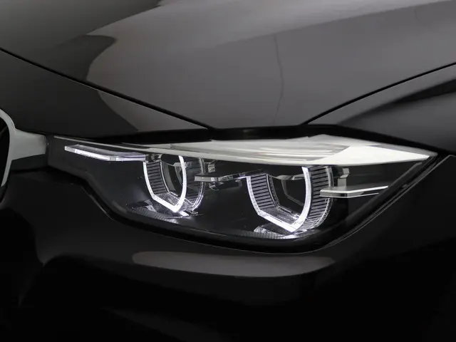 BMW 3 Serie Touring 318i 2019 Benzine 7