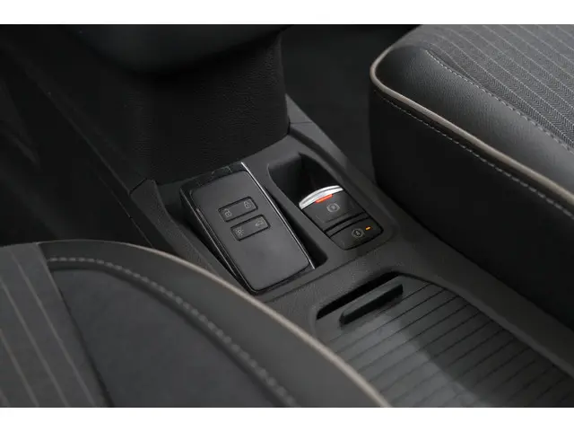 Renault Clio TCe 90 GPF techno 2025 Benzine 43