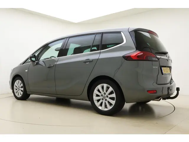Opel Zafira 1.6 Turbo Business Executive 2017 Benzine 12