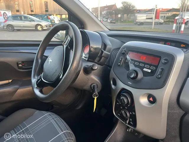 Peugeot 108 1.0 e-VTi Active TOP! 2016 Benzine 9