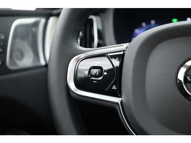 Volvo XC60 2.0 T8 AWD Ultra Dark 2025 Hybride Benzine 8