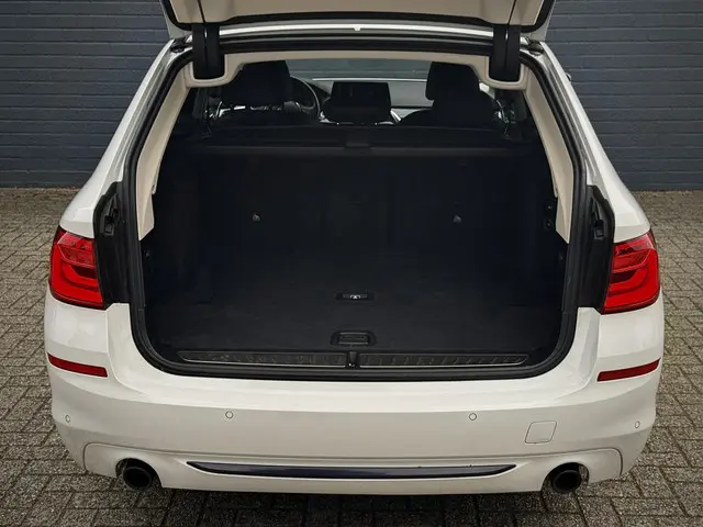 BMW 5 Serie Touring 520i High Executive 2018 Benzine 22