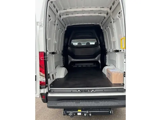Iveco Daily 35S16V A8 Dubbele cabine Euro 6 2024 Diesel 16