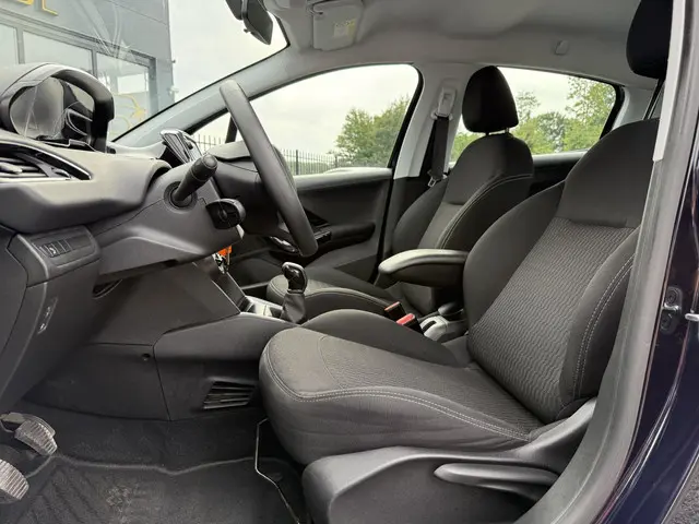 Peugeot 208 1.2 PureTech Blue Lion 2018 Benzine 6