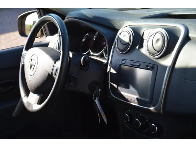 Dacia Logan MCV 0.9 TCe Prestige 2015 Benzine 18