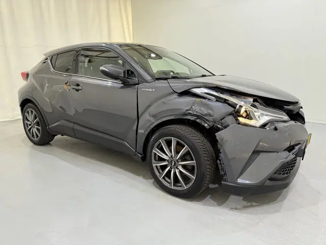 Toyota C-HR CH-R 1.8 Hybrid Executive 2017 Benzine 22