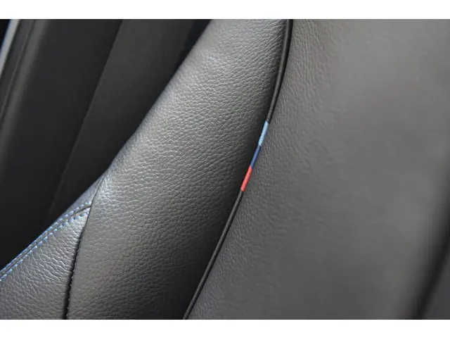 BMW 1 Serie 118i Executive 2018 Benzine 29