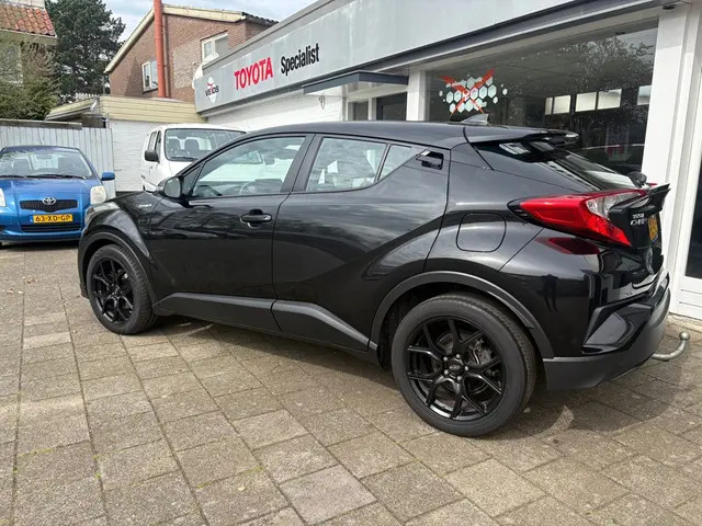 Toyota C-HR 3