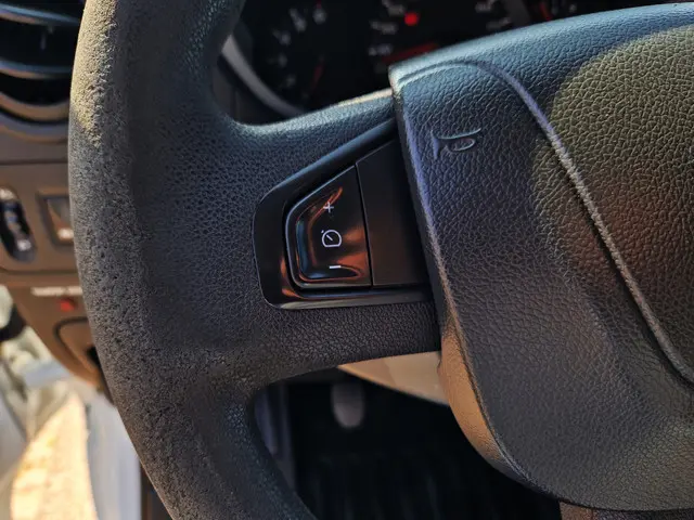 Renault Master T35 2.3 dCi L1H2 2015 Diesel 24