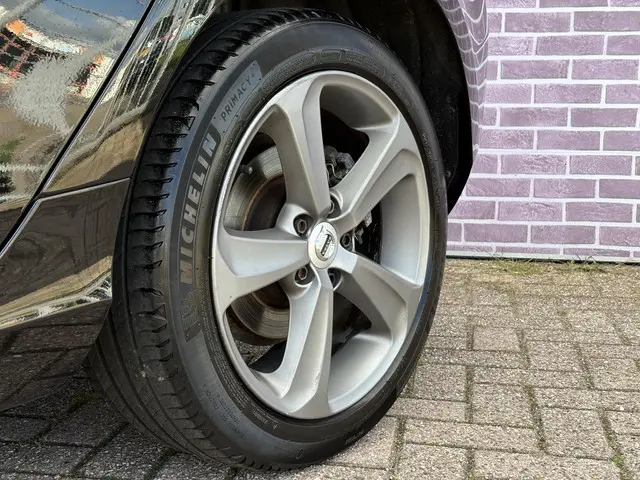 Volvo V40 1.5 T3 Nordic+ 2017 Benzine 7