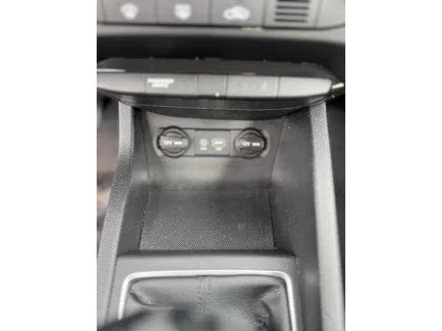 Hyundai i20 1.2 HP i-Motion Comfort 2015 Benzine 14