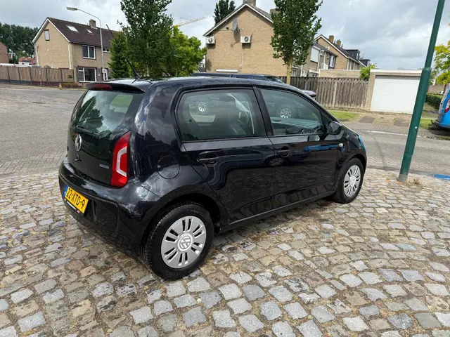 Volkswagen up! 1.0 move up! BlueMotion 2012 Benzine 4