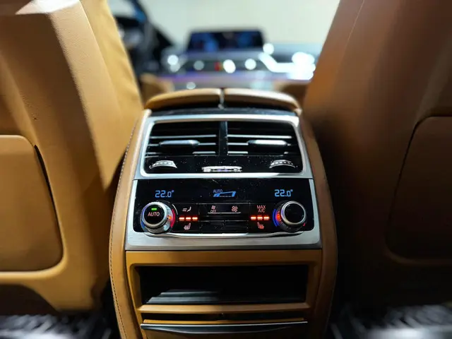 BMW 7 Serie 750i xDrive 2017 Benzine 23