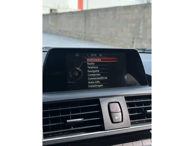 BMW 1 Serie 118I 2016 Benzine 19