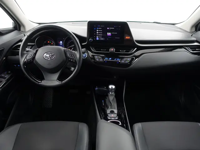 Toyota C-HR 1.8 Hybrid Dynamic Aut- 2023 Hybride Benzine 7