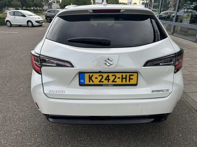 Suzuki Swace 1.8 Hybrid Style 2021 Hybride Benzine 8