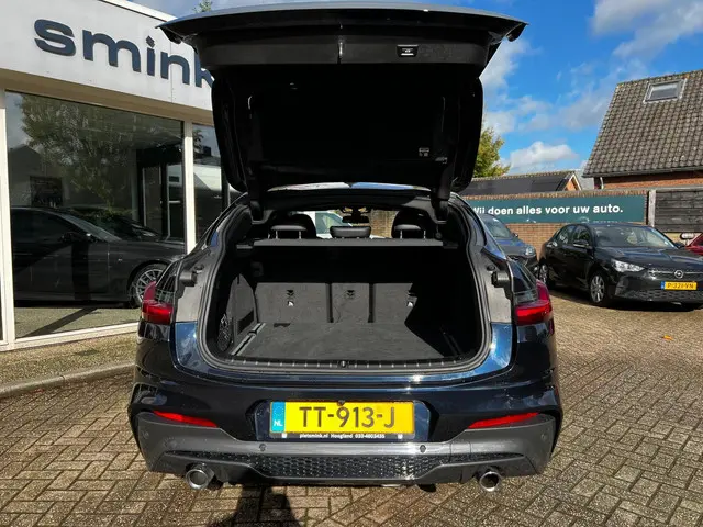 BMW X4 XDrive20i High Executive m-pakkat 2018 Benzine 27