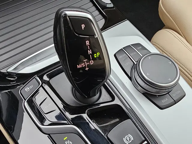 BMW X3 xDrive20i High Executive 2018 Benzine 11