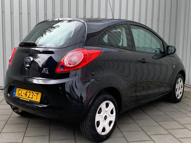 Ford Ka 1.2 Style start/stop|111000KM|Airco| 2015 Benzine 4
