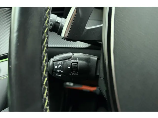 Peugeot 2008 1.2 PureTech GT-Line 2020 Benzine 24