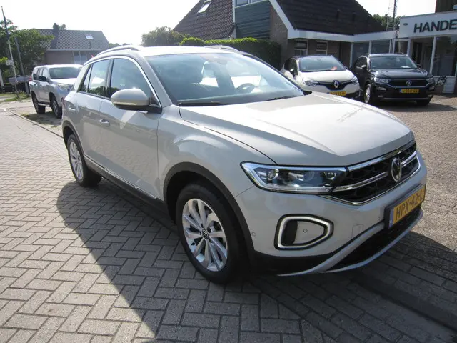 Volkswagen T-Roc 3