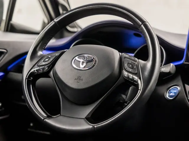 Toyota C-HR 1.8 Hybrid Sport 2018 Hybride Benzine 18