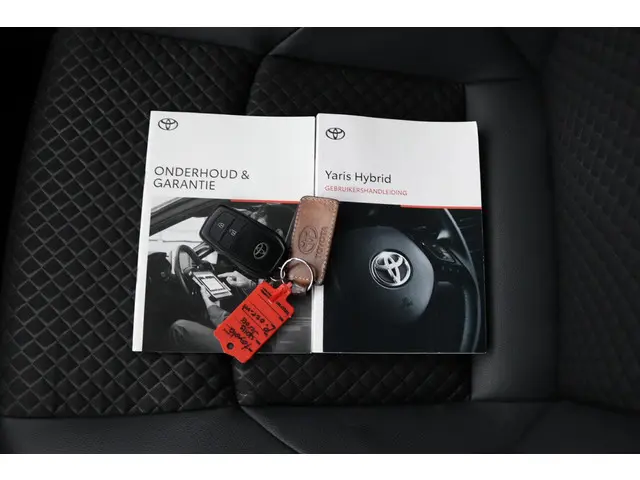 Toyota Yaris 1.5 Hybrid Executive 2022 Hybride Benzine 11