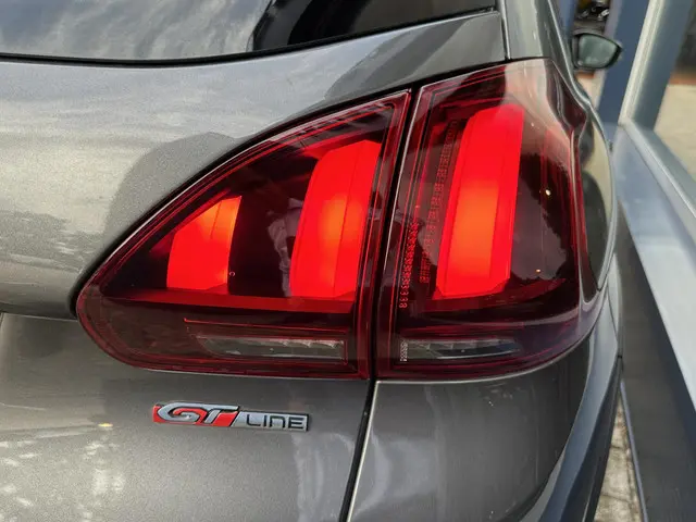Peugeot 2008 1.2 PureTech GT-line 2018 Benzine 11