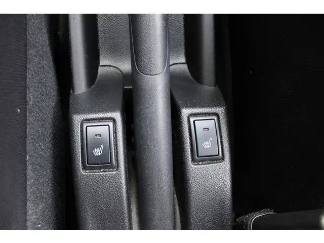 Suzuki Swift 1.2 Business Edition 2017 Benzine 18