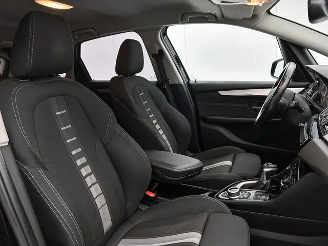 BMW 2 Serie Active Tourer 218i Executive 2017 Benzine 34