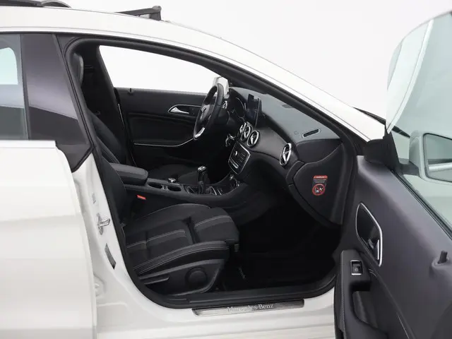 Mercedes-Benz CLA 180 Ambition 2016 Benzine 20