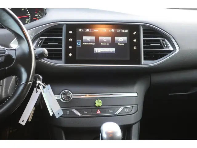 Peugeot 308 SW 1.6 BlueHDI Blue Lease Pack 2015 Diesel 12