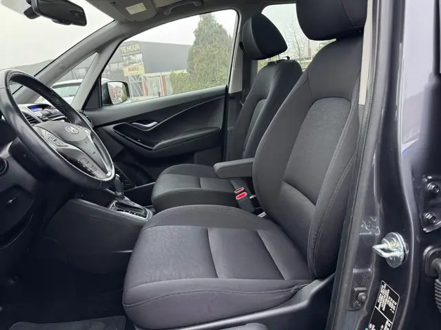 Hyundai ix20 1.6i Go! Automaat | Pano. | Camera 2017 Benzine 17