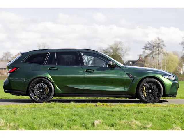 BMW M3 3-serie Touring xDrive Competition 2024 Benzine 21