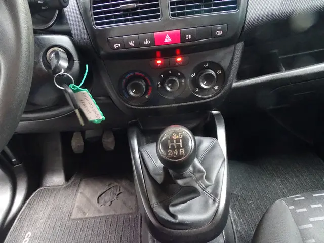 Opel Combo 1.3 CDTi L2H1 Executive, Maxi, 2018 Diesel 17