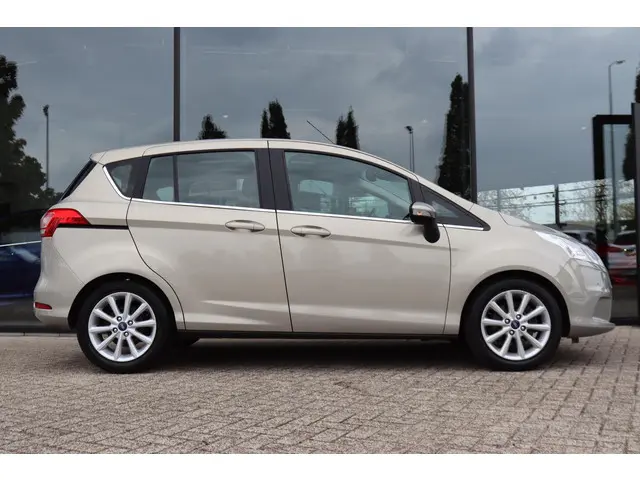 Ford B-MAX 1.0 ECOBOOST TITANIUM 2015 Benzine 4