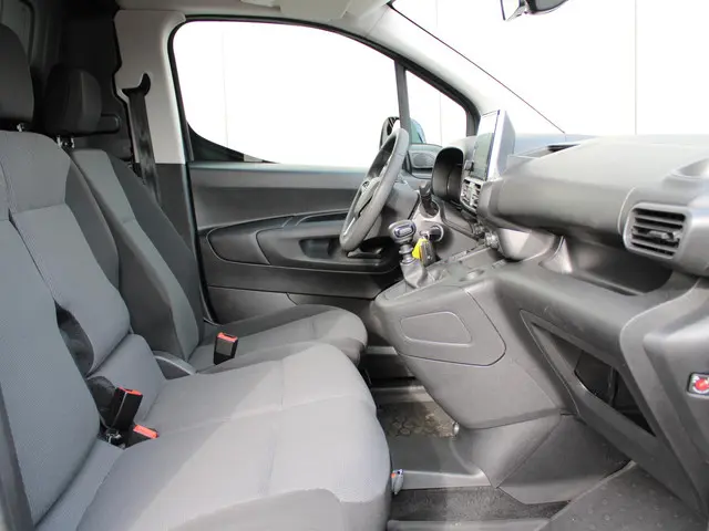 Opel Combo 1.5D L1H1 Standaard 2023 Diesel 8